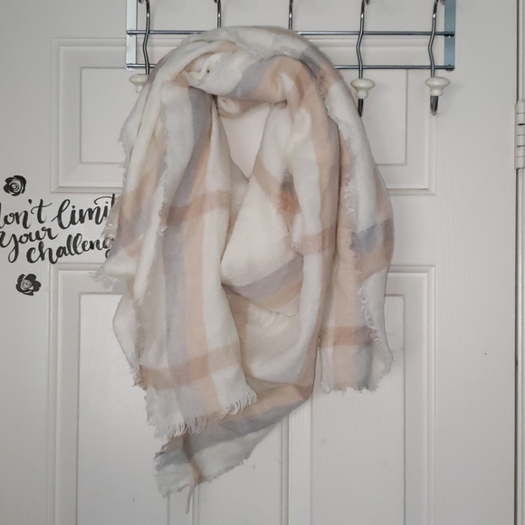 3 Scarf Bundle - Picture 4 of 5